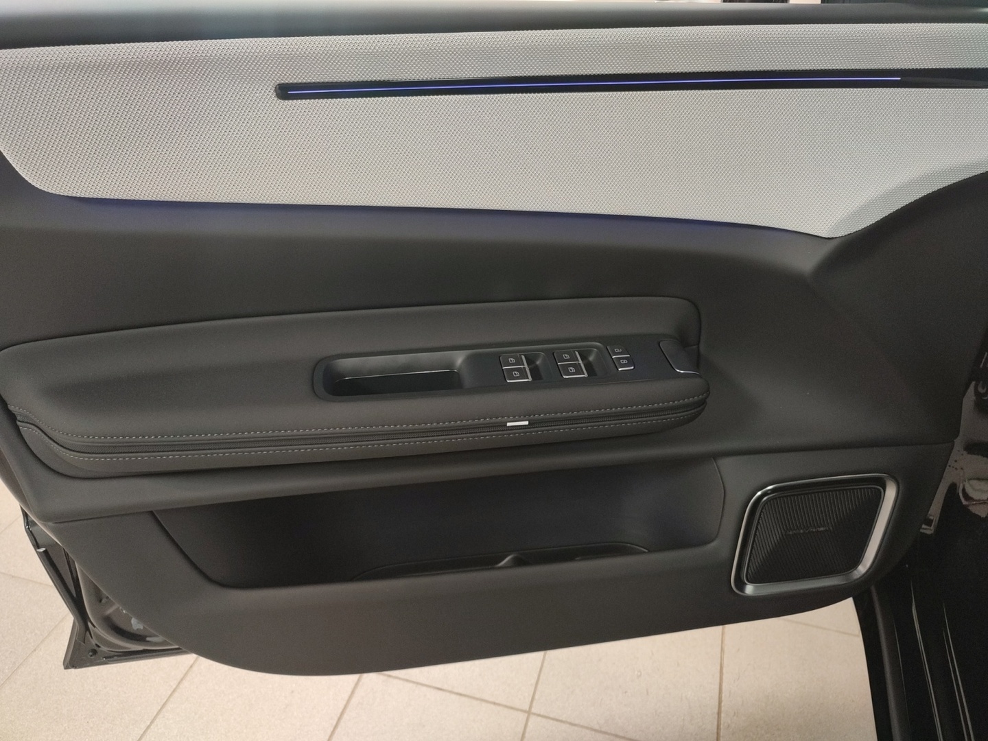 POLESTAR 4 11