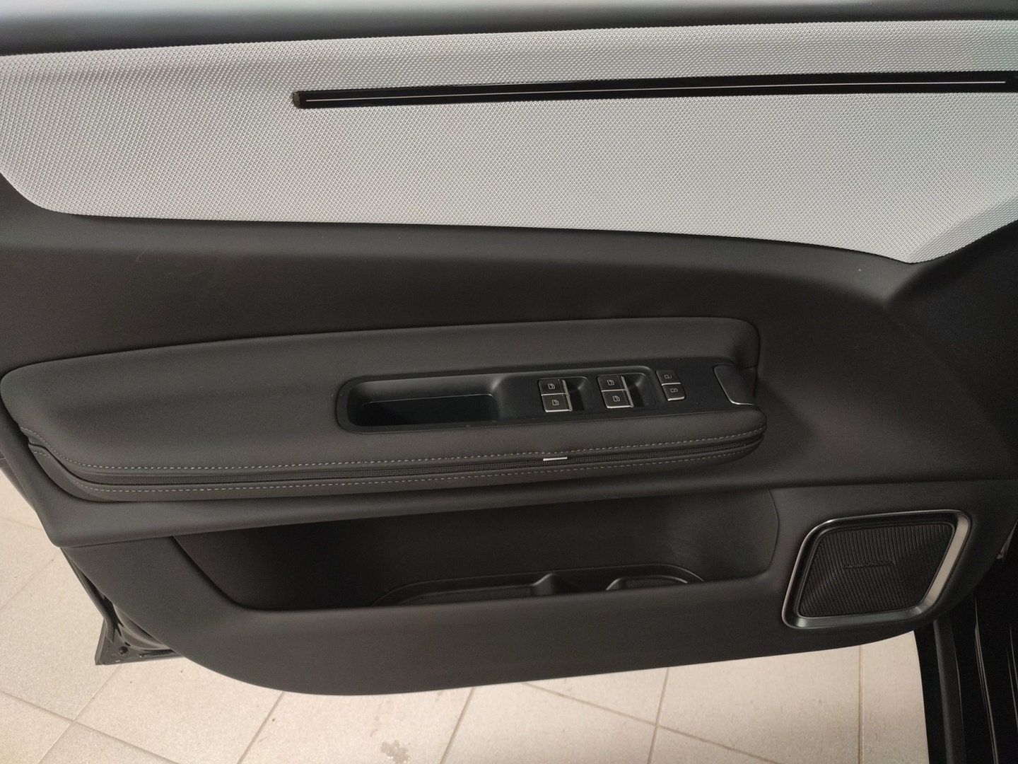 POLESTAR 4 2026