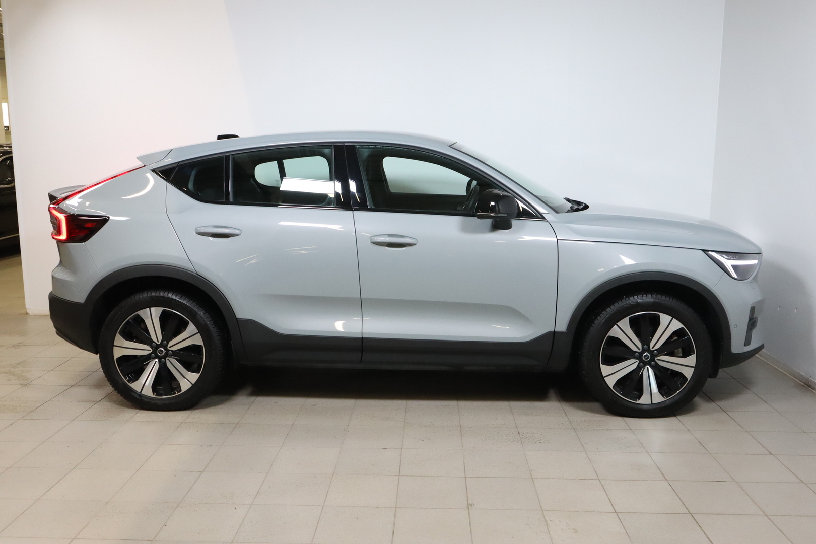 VOLVO C40 2024