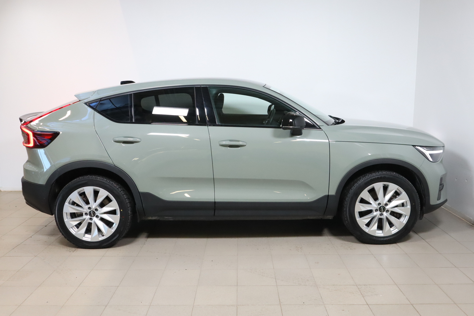 VOLVO C40 2024