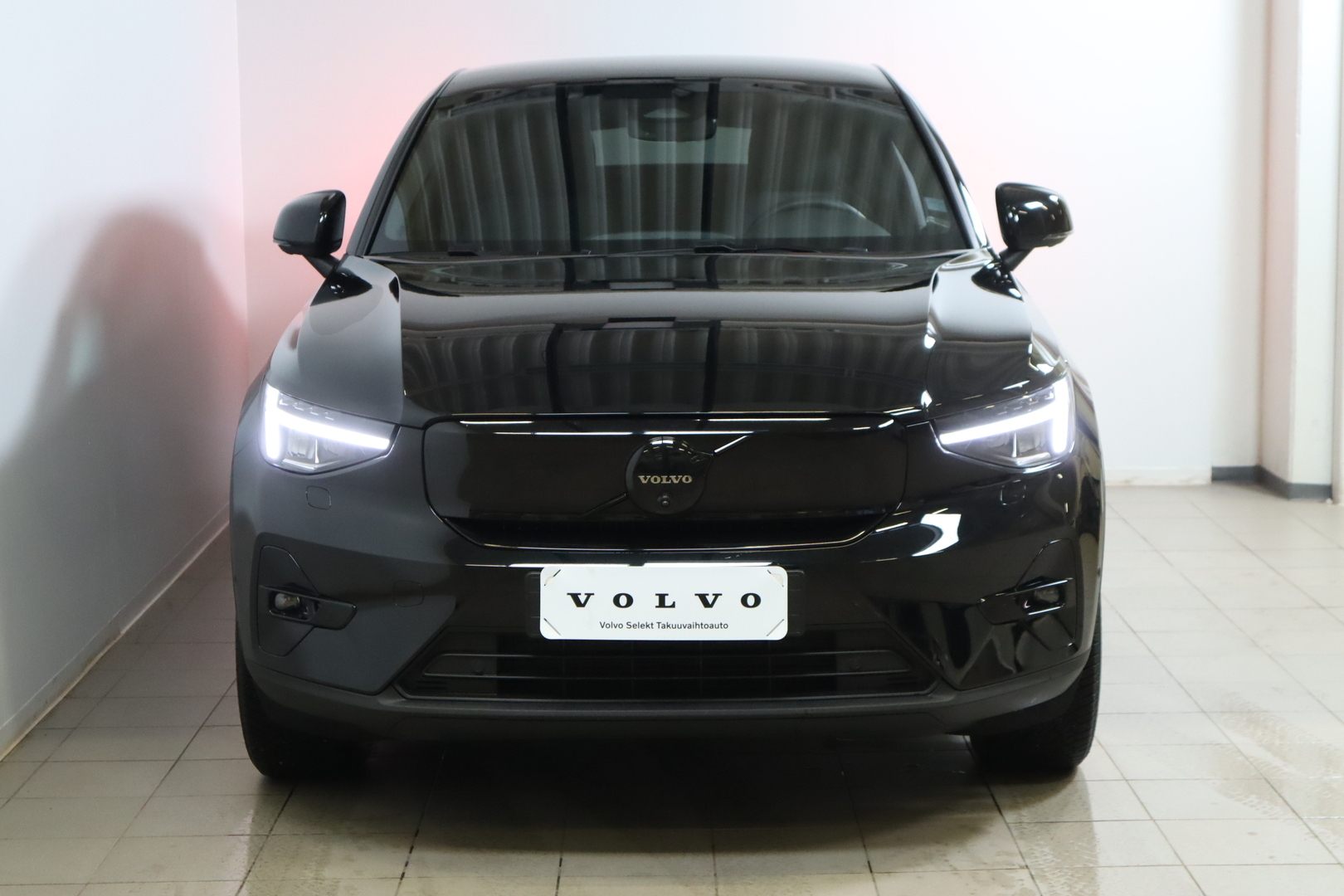 VOLVO EC40 2025