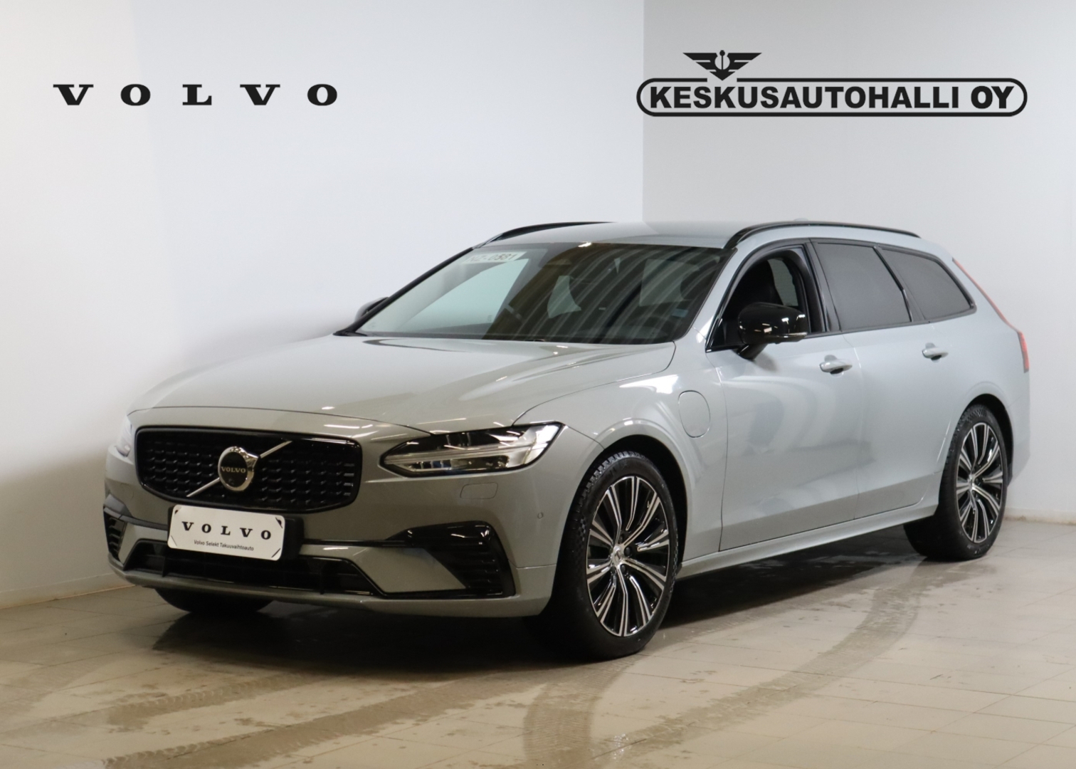 VOLVO V90 2025