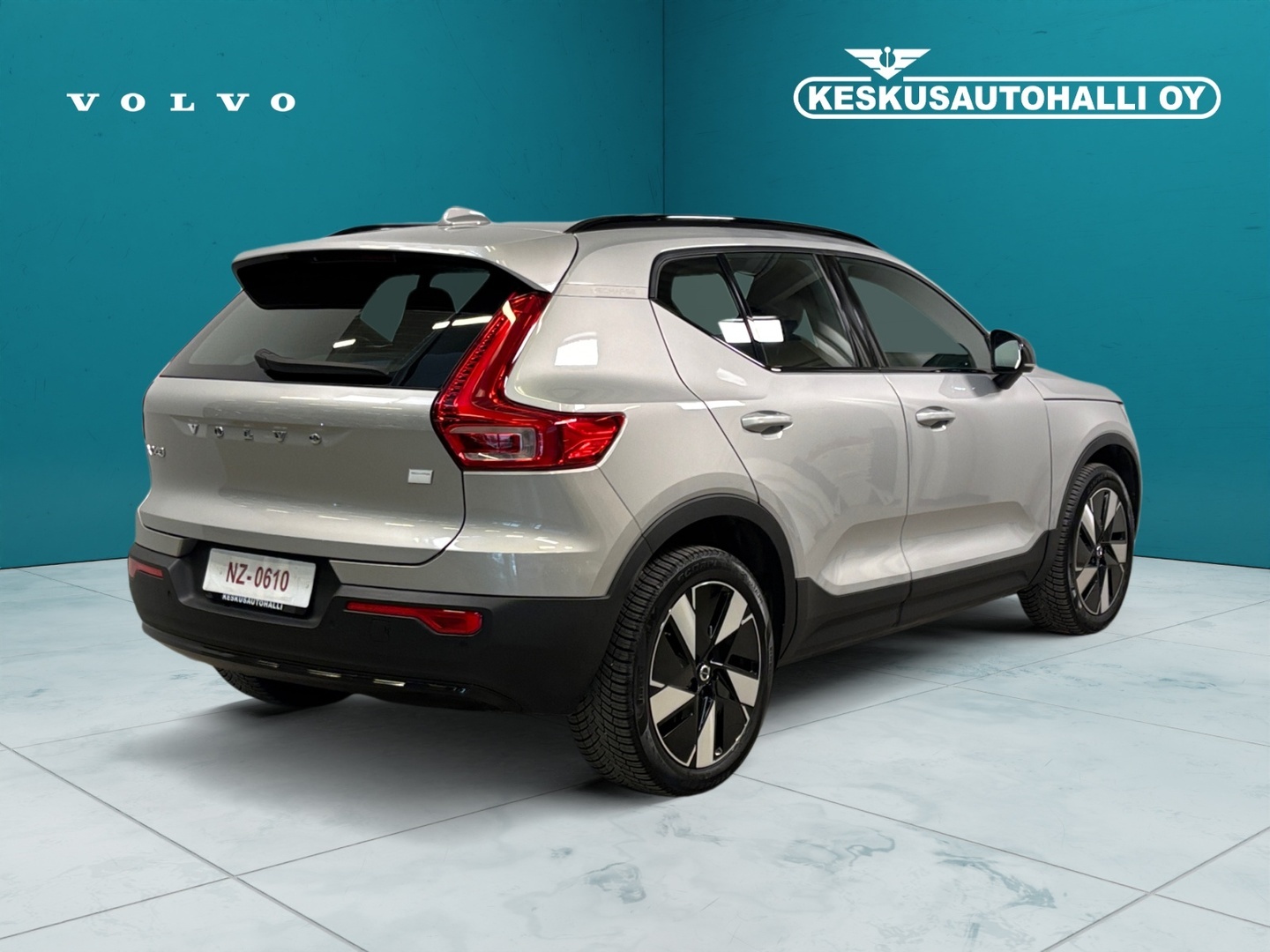 VOLVO XC40 2024