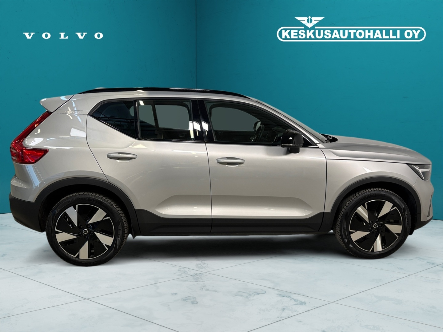 VOLVO XC40 2024