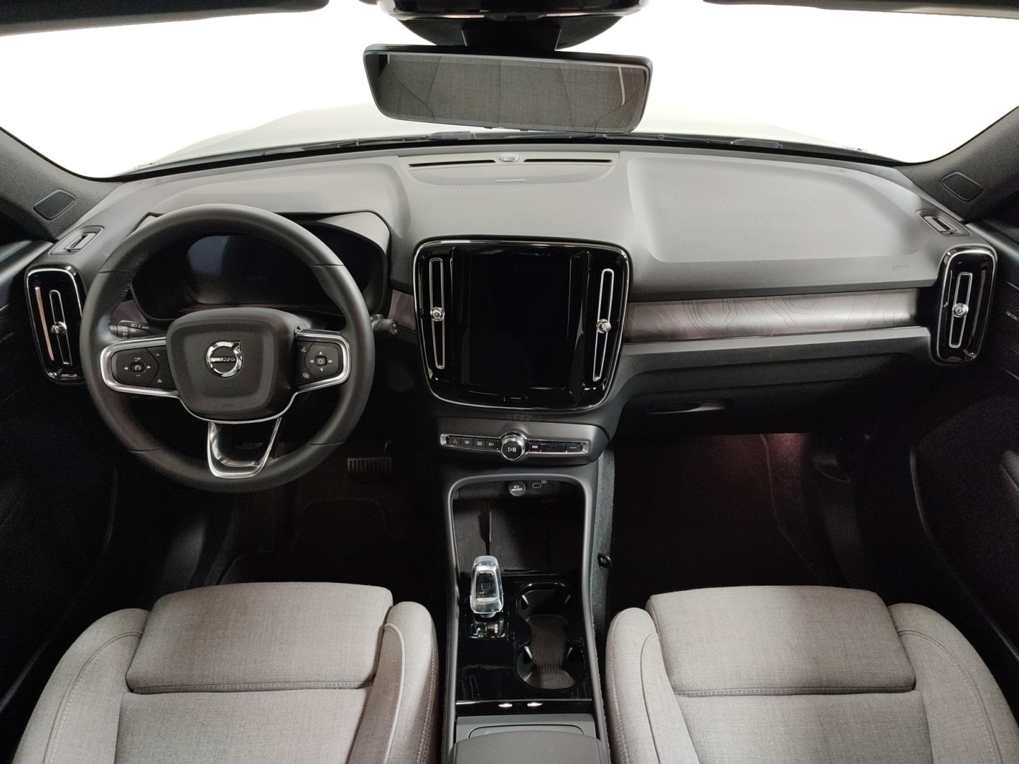 VOLVO EX40 2025