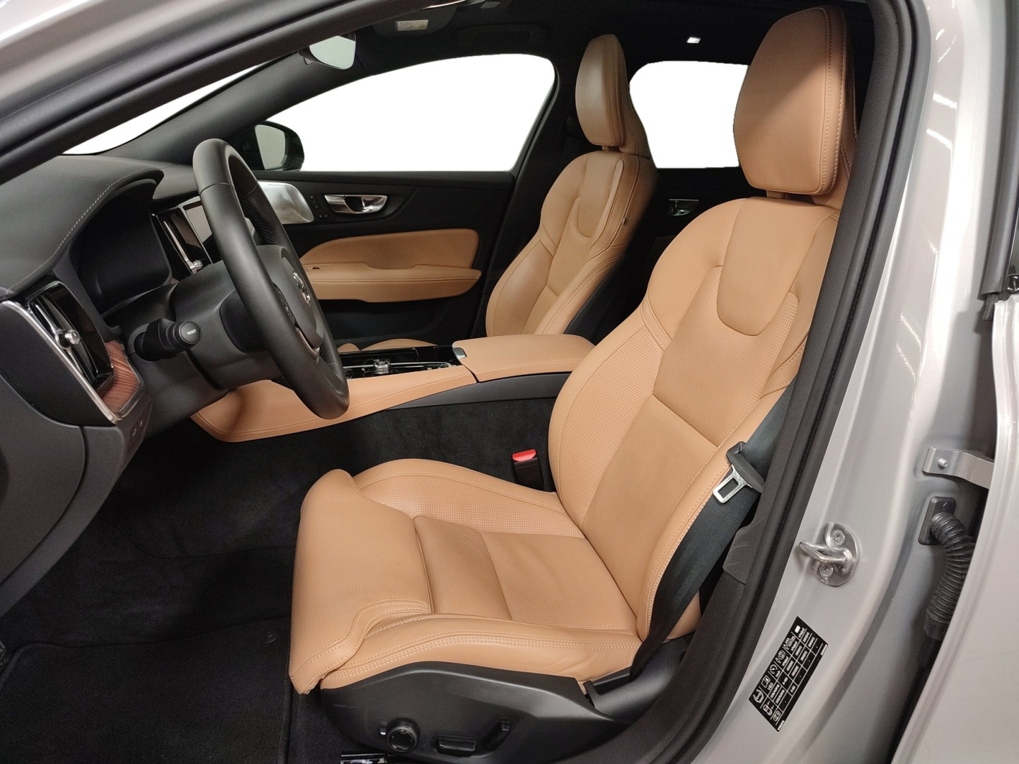VOLVO V60 2025