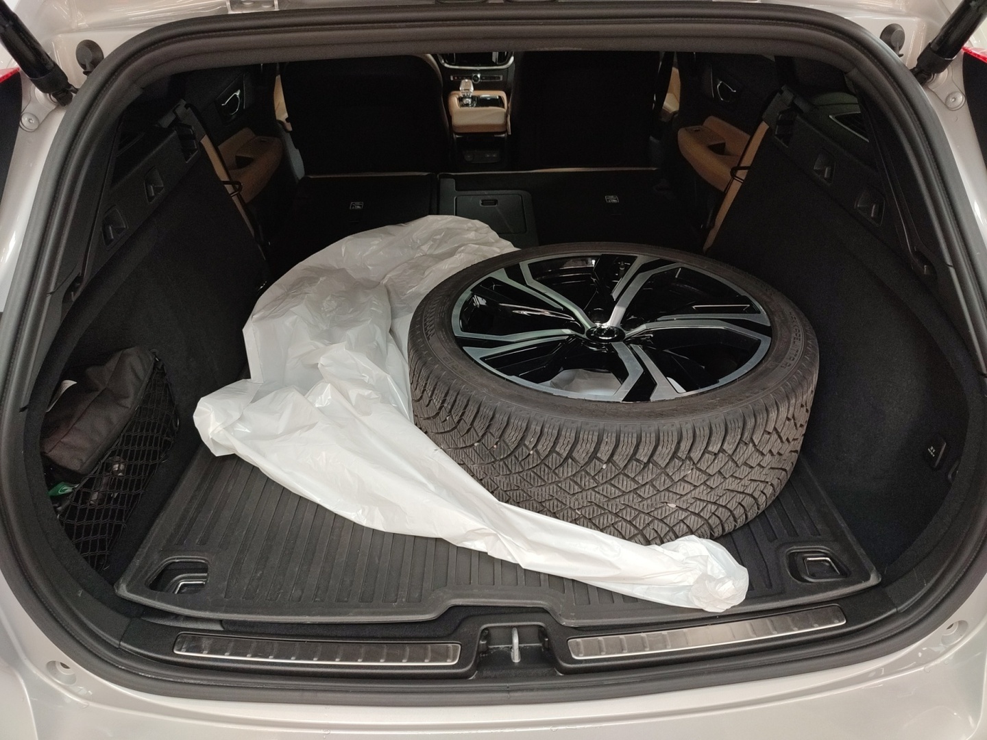VOLVO V60 2025