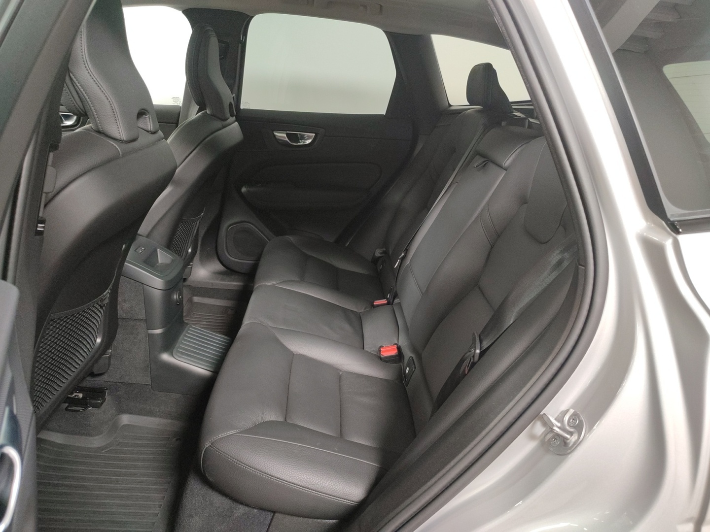 VOLVO XC60 2025