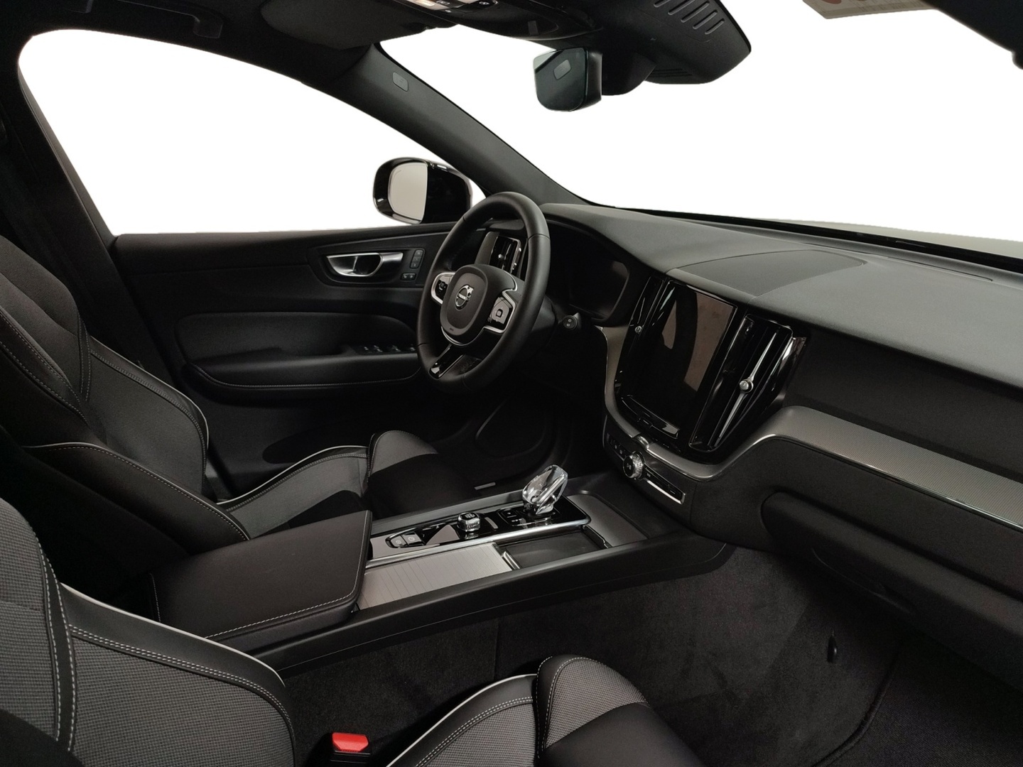 VOLVO XC60 2025