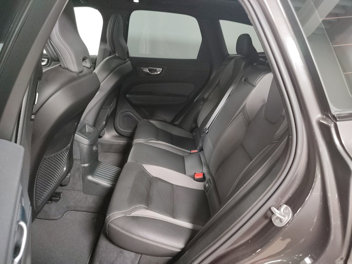 VOLVO XC60 2025