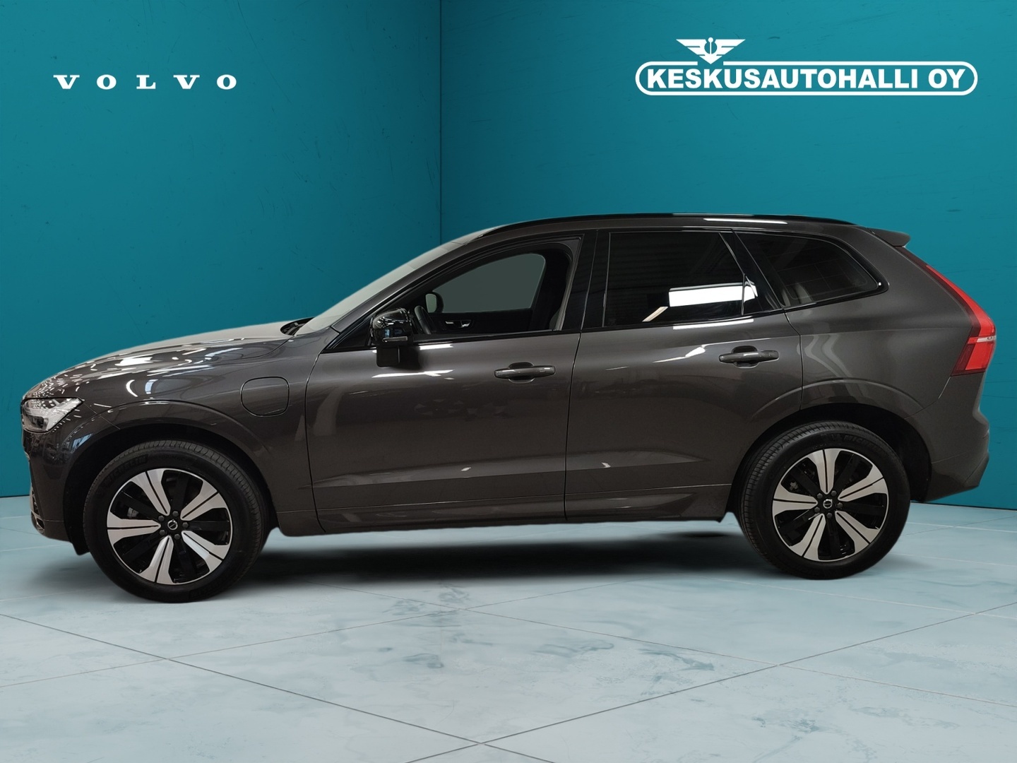 VOLVO XC60 2025