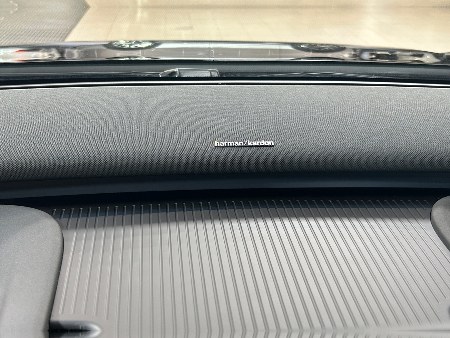 VOLVO EX30 2025