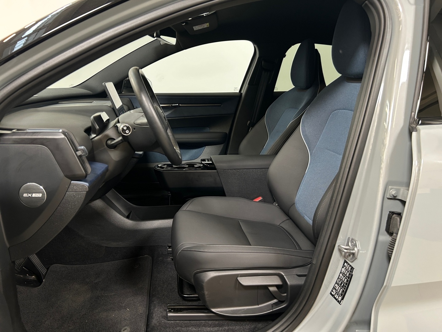 VOLVO EX30 2024