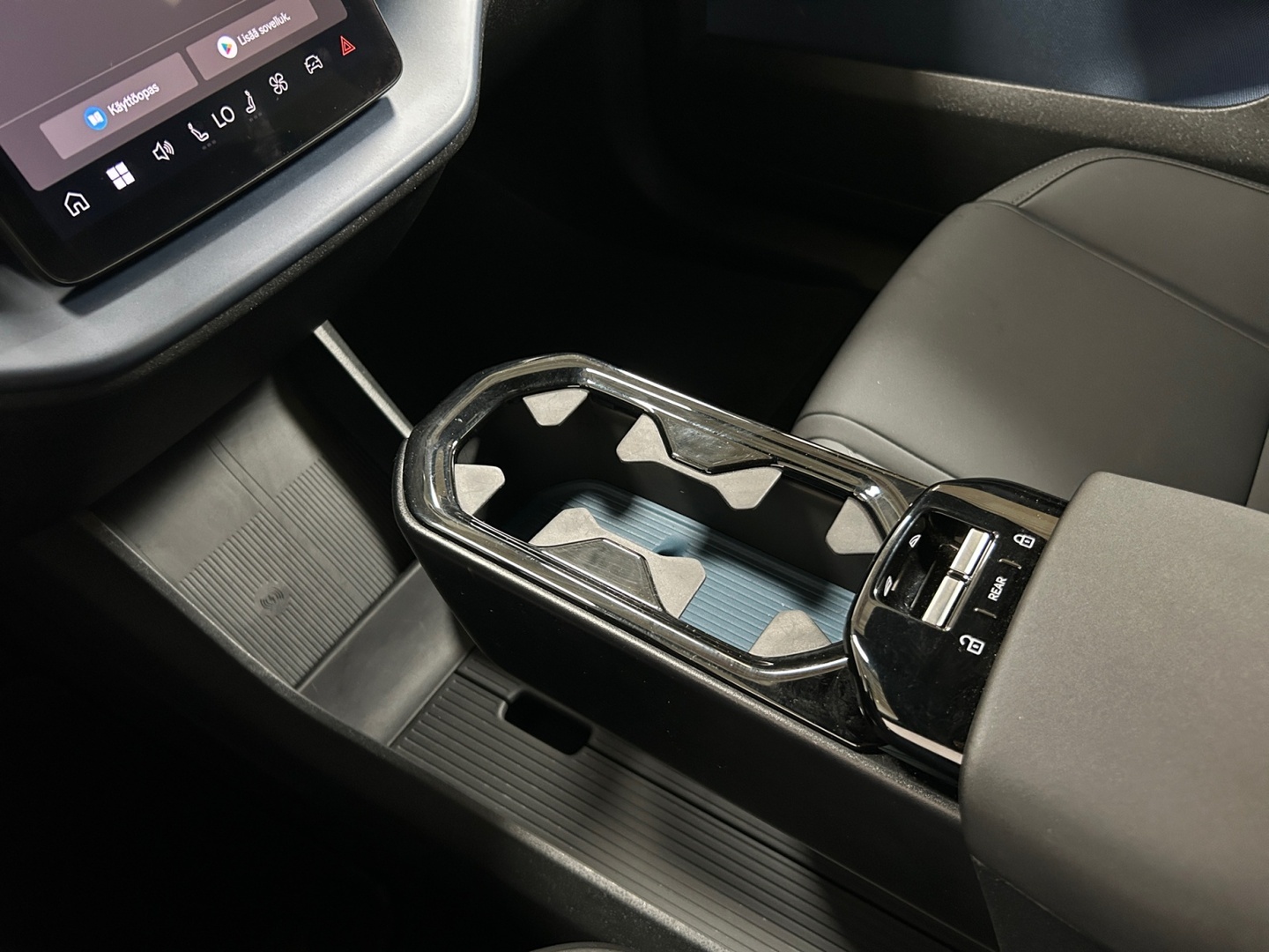 VOLVO EX30 2024