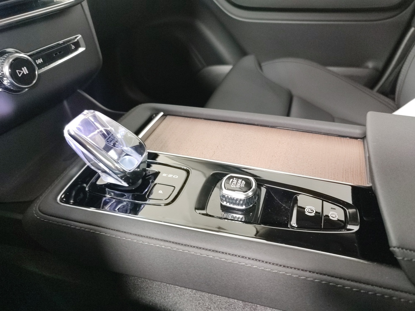 VOLVO XC90 2026
