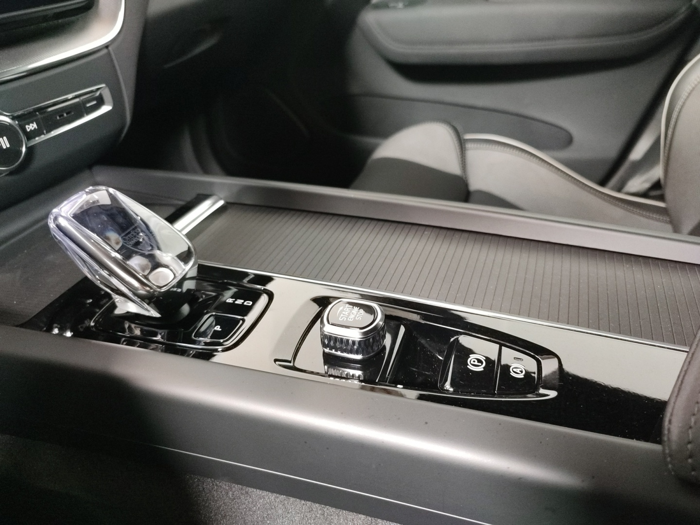 VOLVO XC60 2026