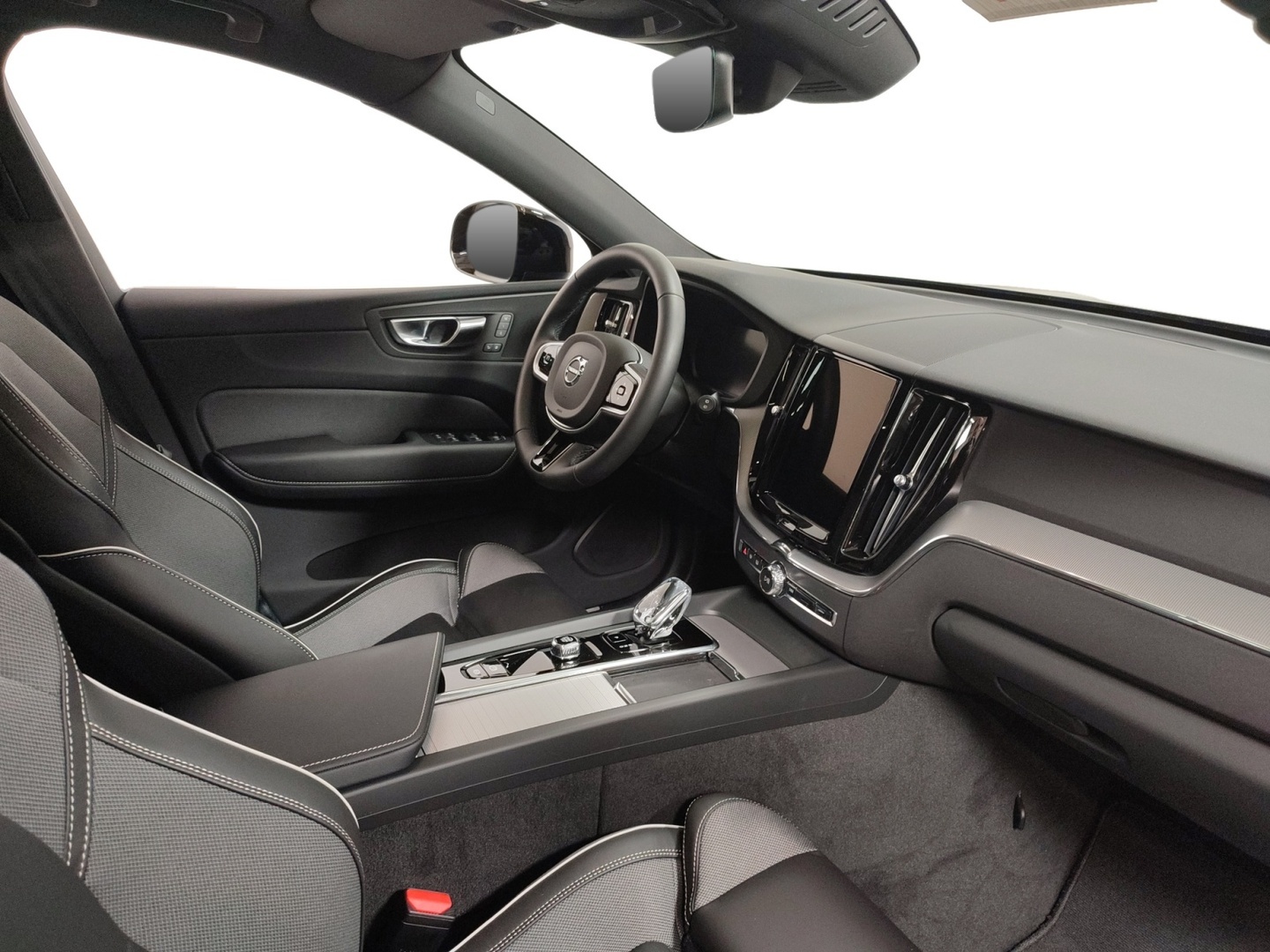 VOLVO XC60 2025