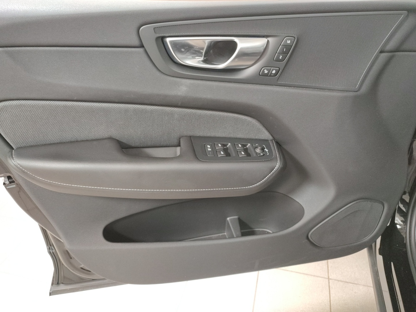 VOLVO XC60 2025