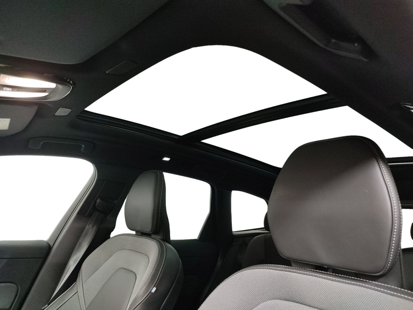 VOLVO XC60 2025