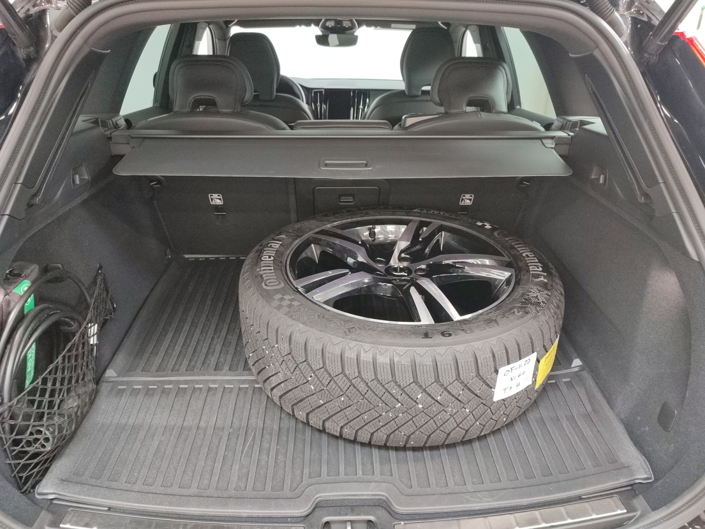 VOLVO XC60 2025