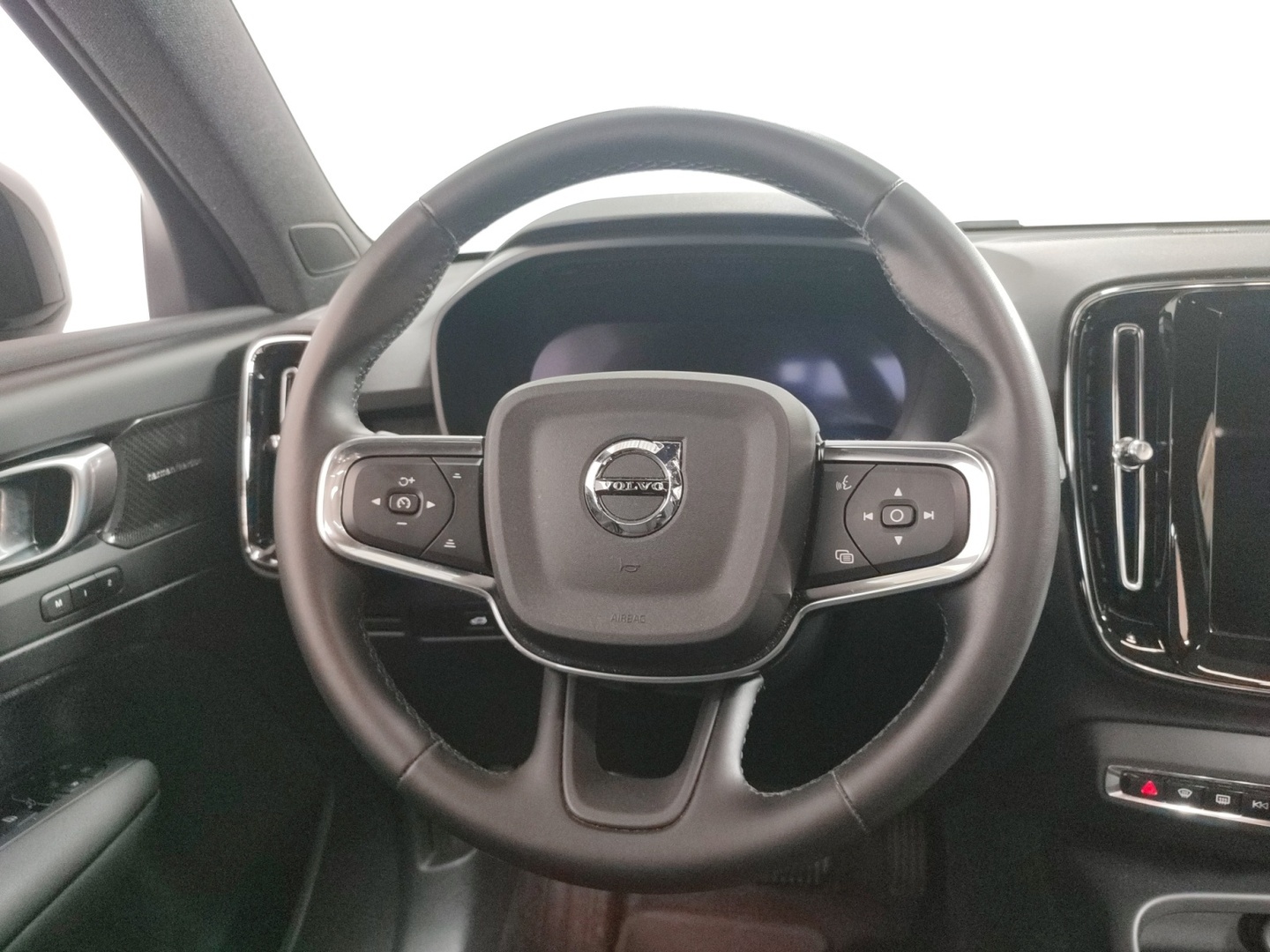 VOLVO EX40 13