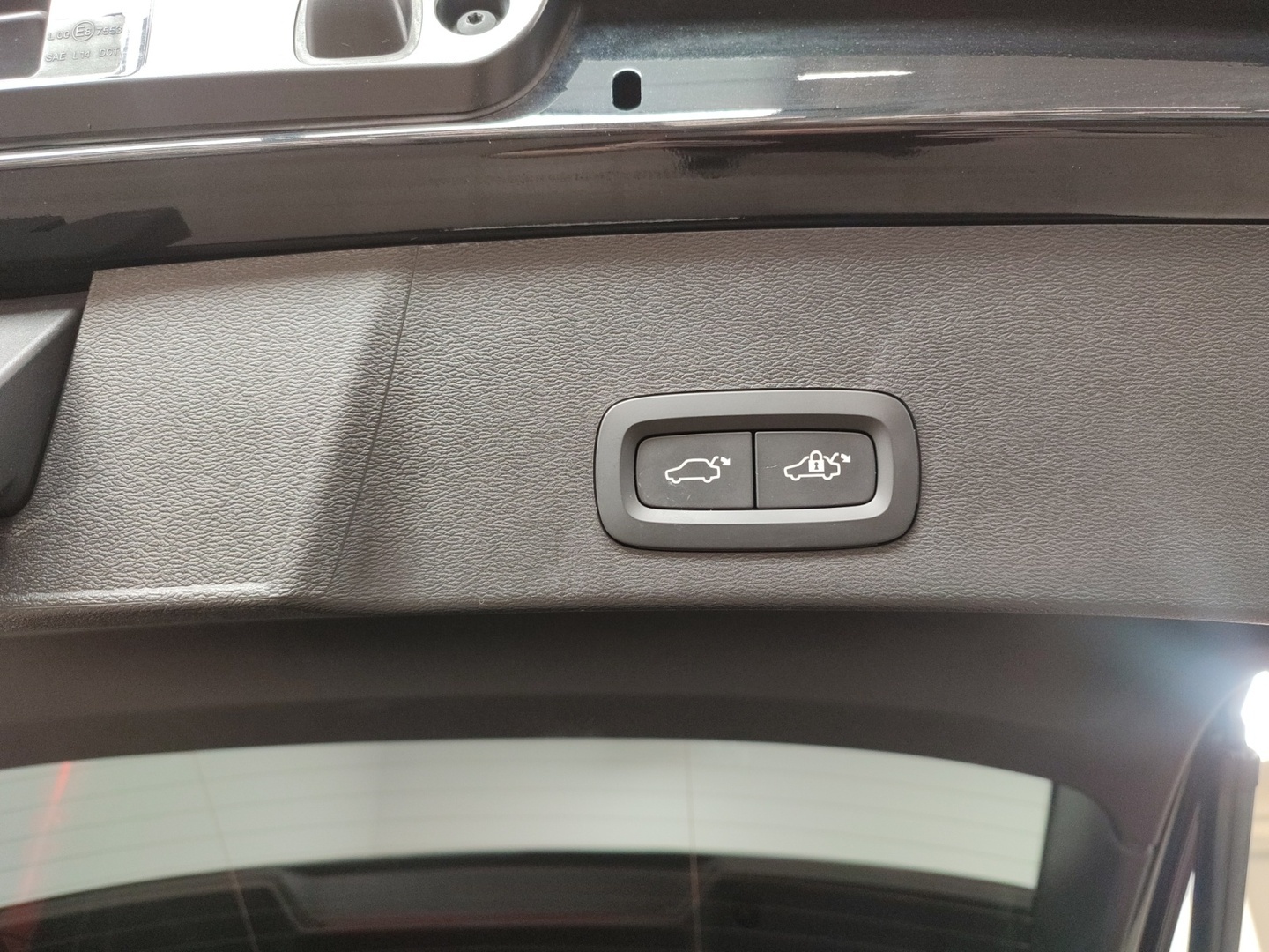 VOLVO EX40 22