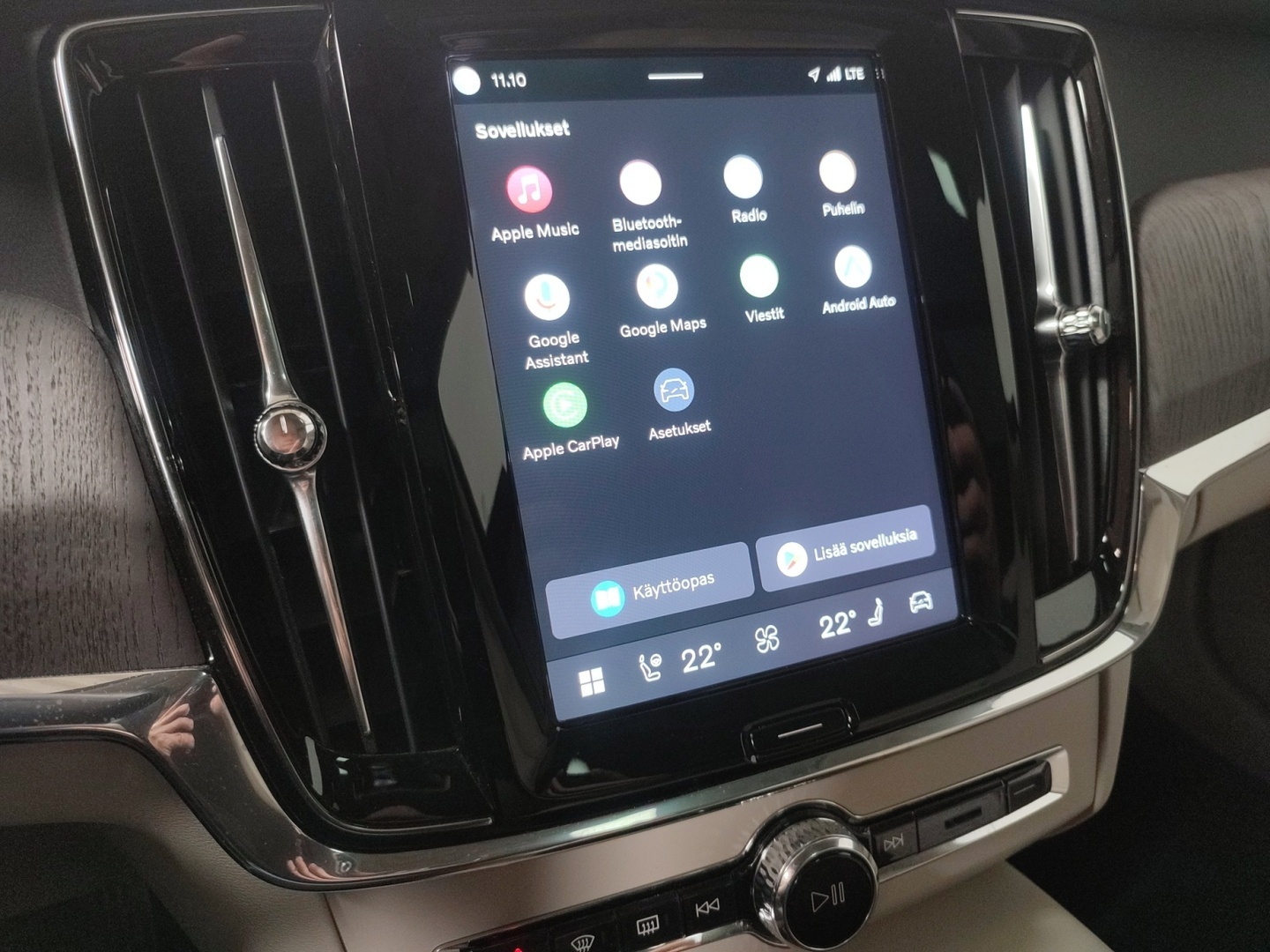 VOLVO V90 2025