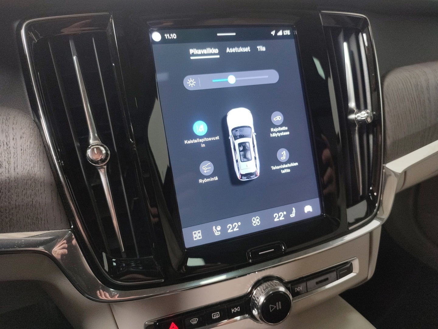 VOLVO V90 2025
