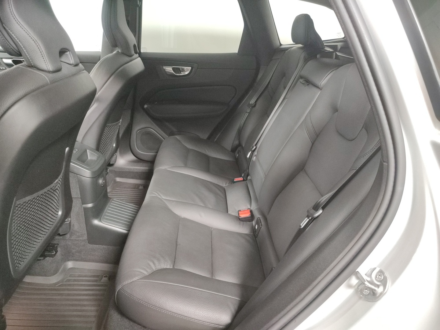 VOLVO XC60 2025