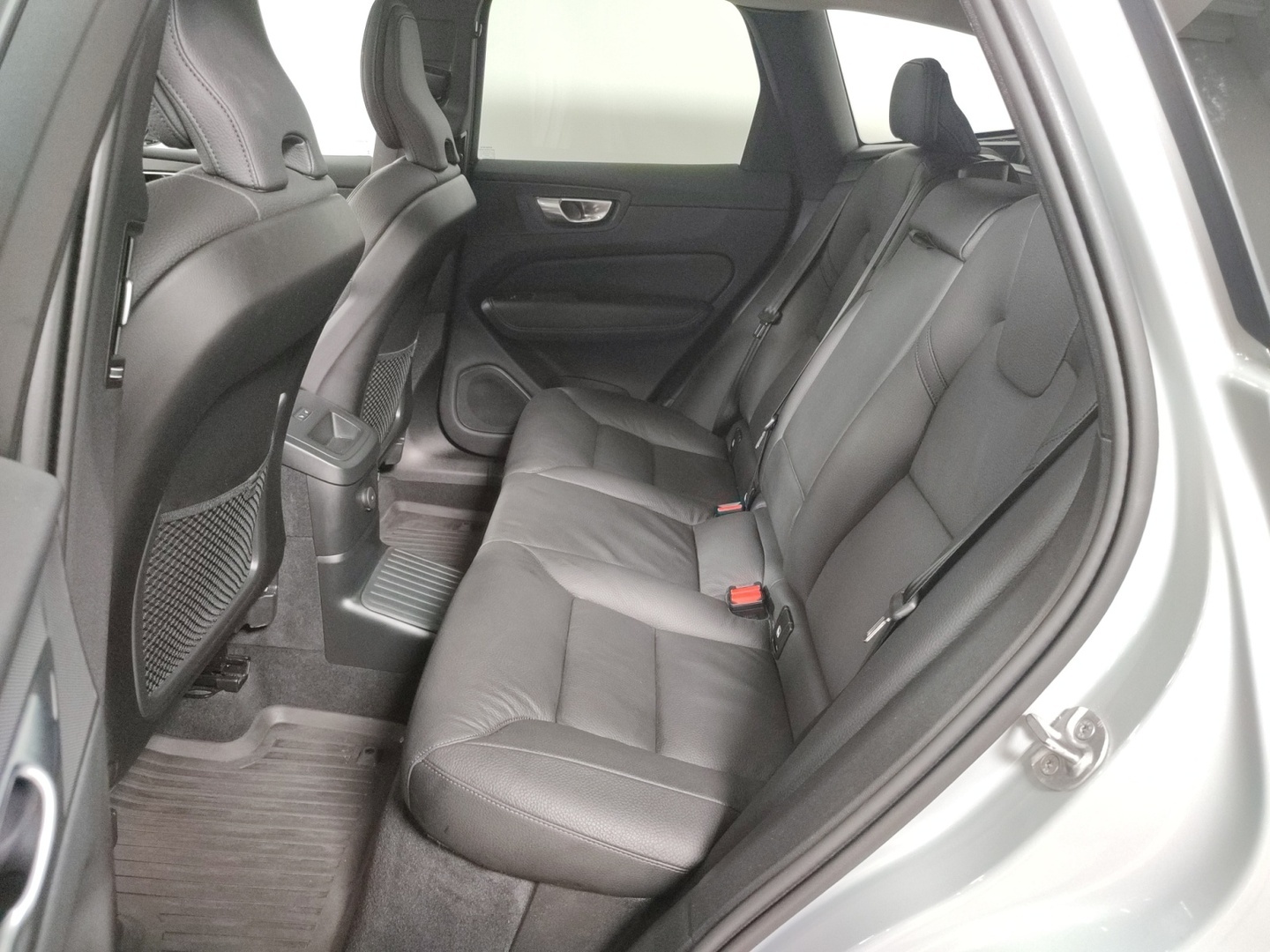 VOLVO XC60 2025