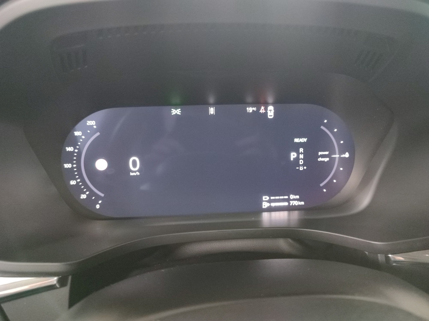 VOLVO XC60 2025