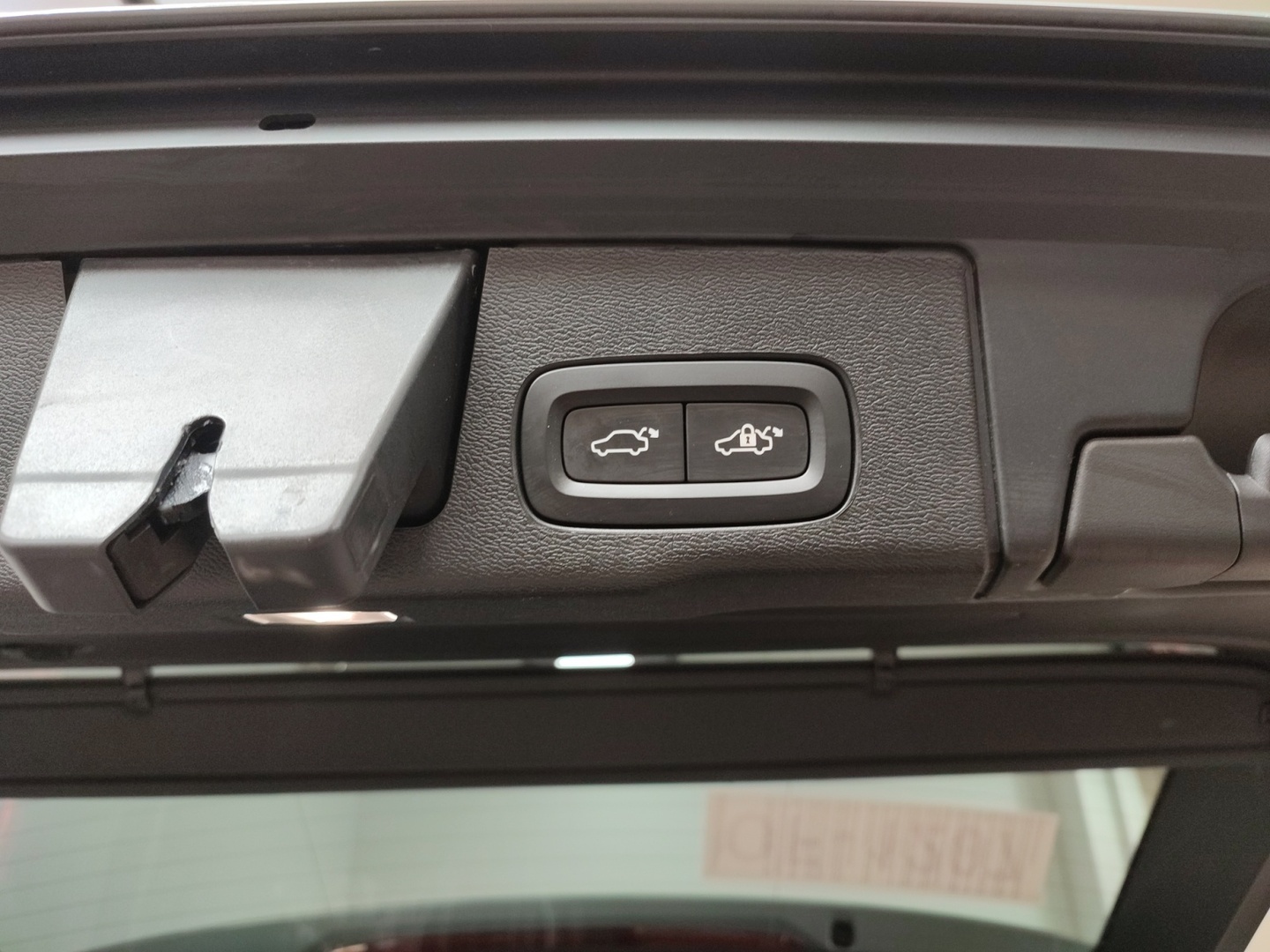 VOLVO XC60 2025