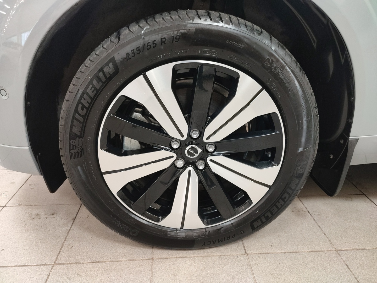 VOLVO XC60 2025