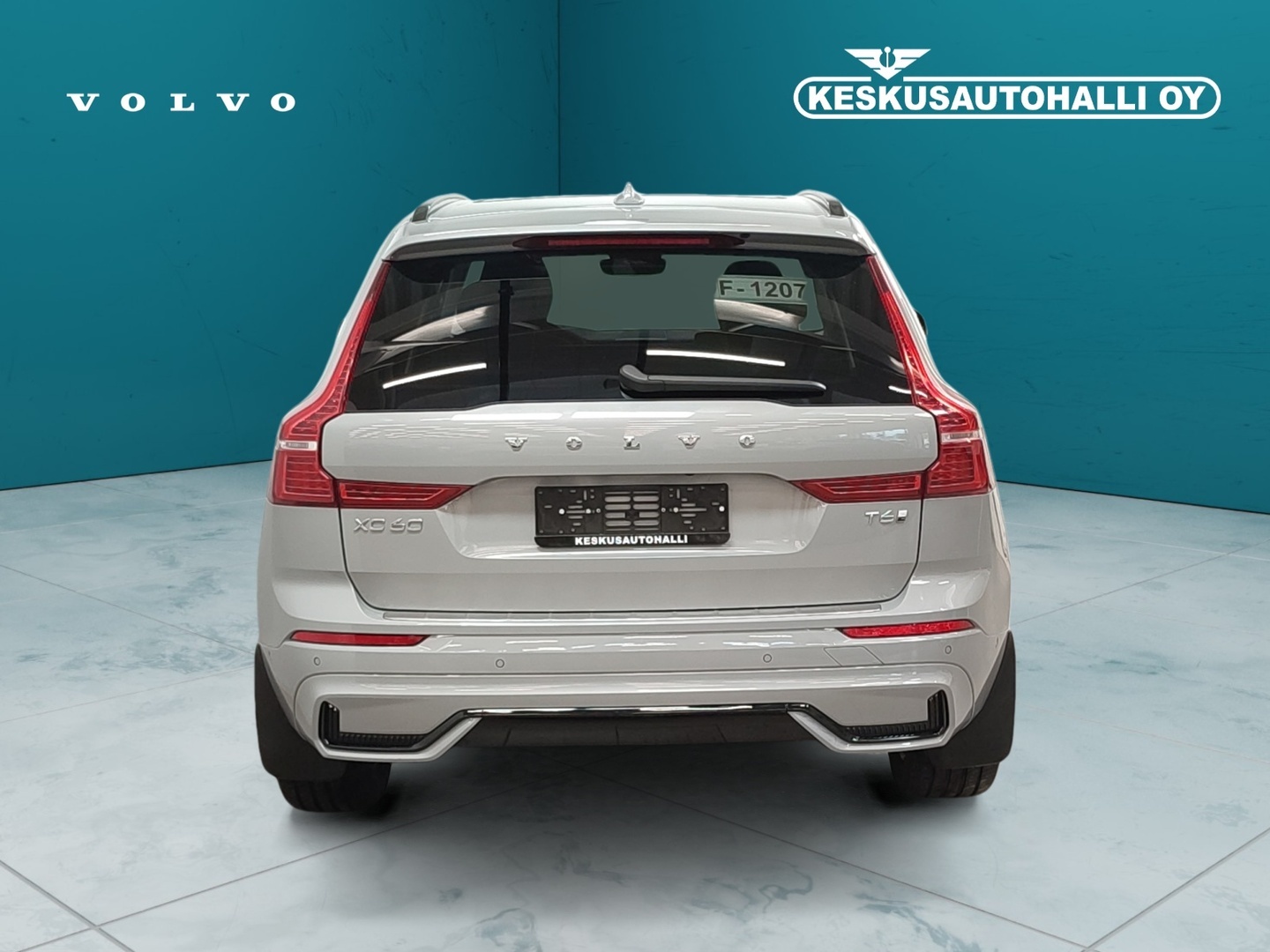 VOLVO XC60 2025