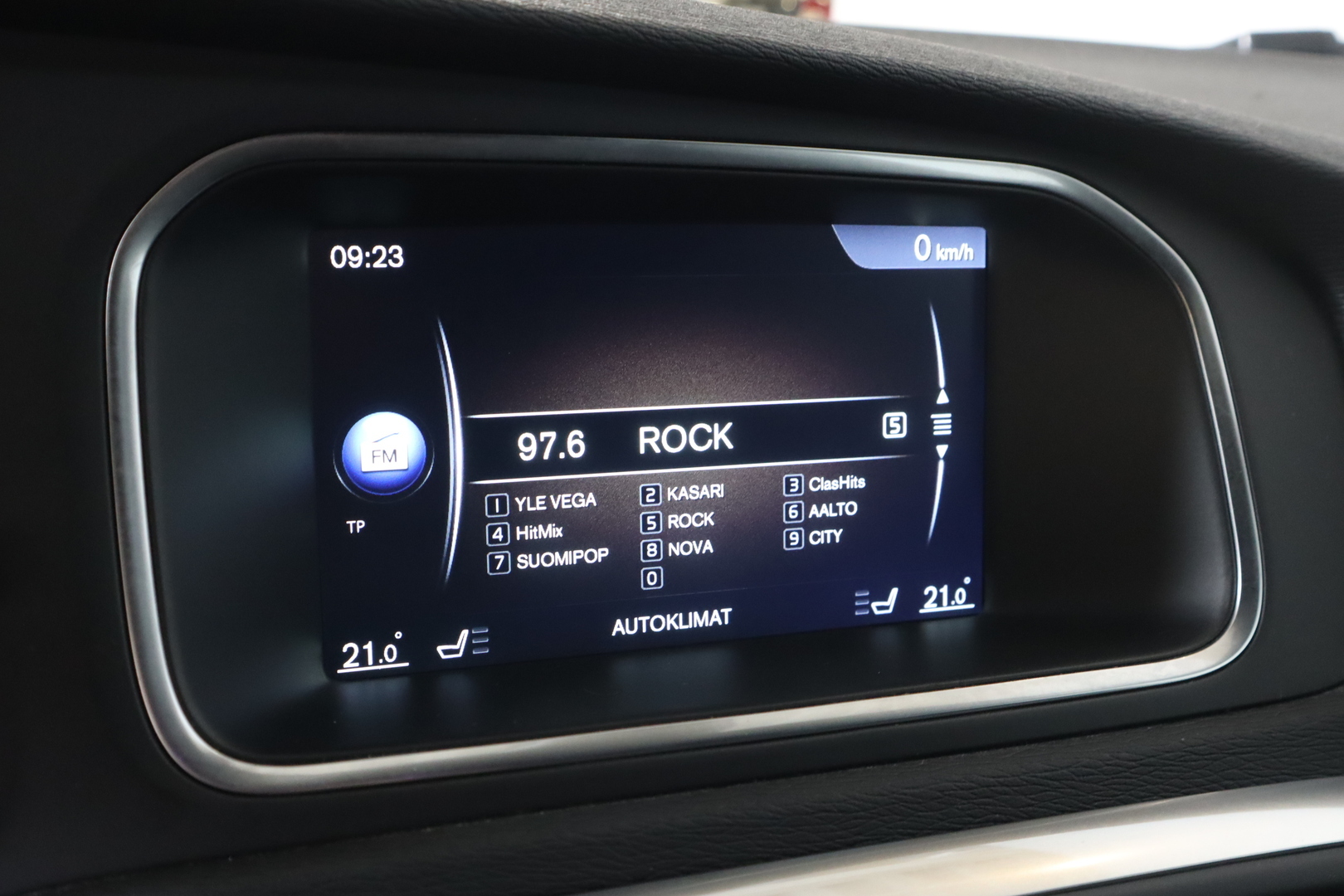 VOLVO V40 Cross Country 2017