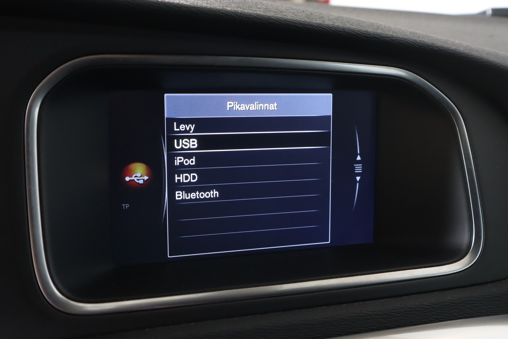 VOLVO V40 Cross Country 2017