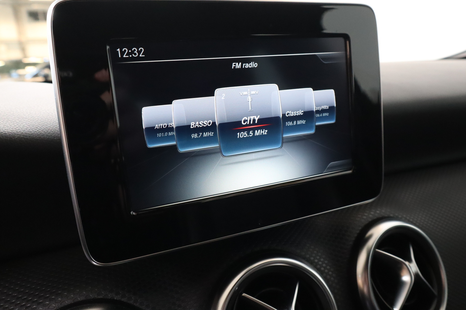 MERCEDES-BENZ A 2017