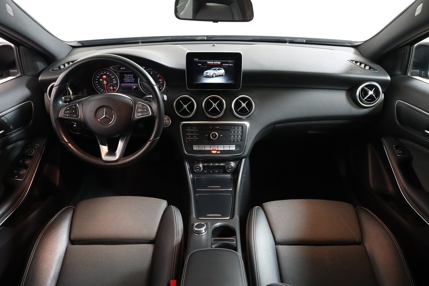 MERCEDES-BENZ A 2017