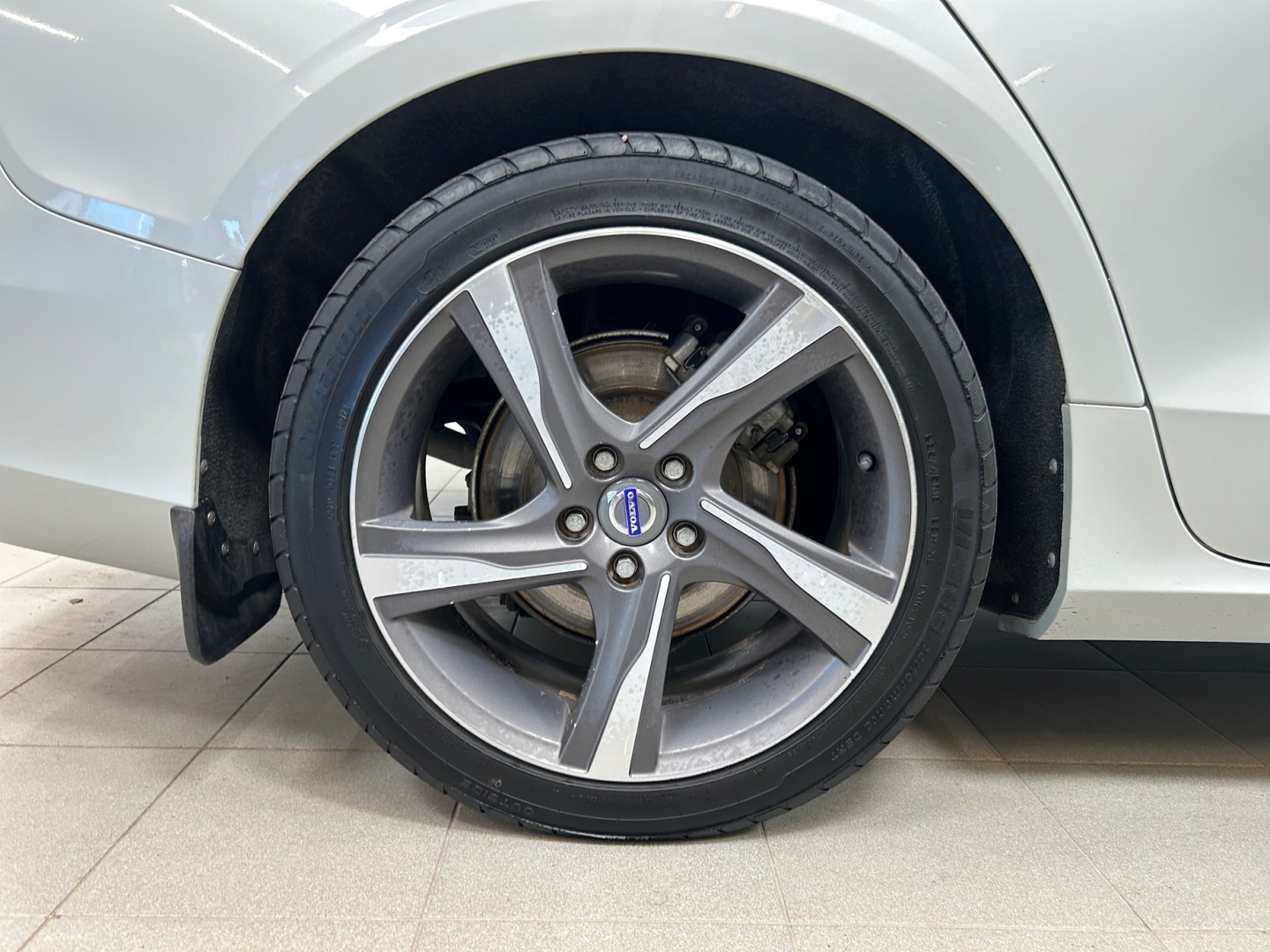 VOLVO V60 2021