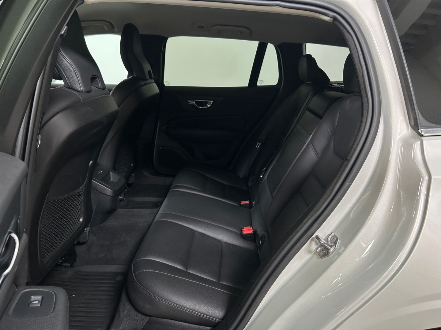 VOLVO V60 2021