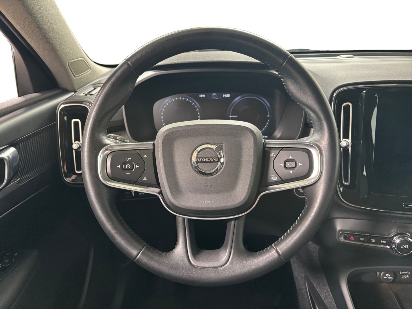 VOLVO XC40 2020
