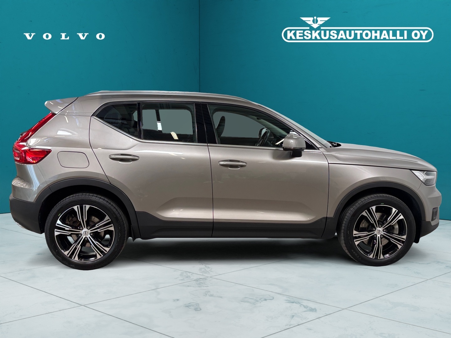 VOLVO XC40 2020
