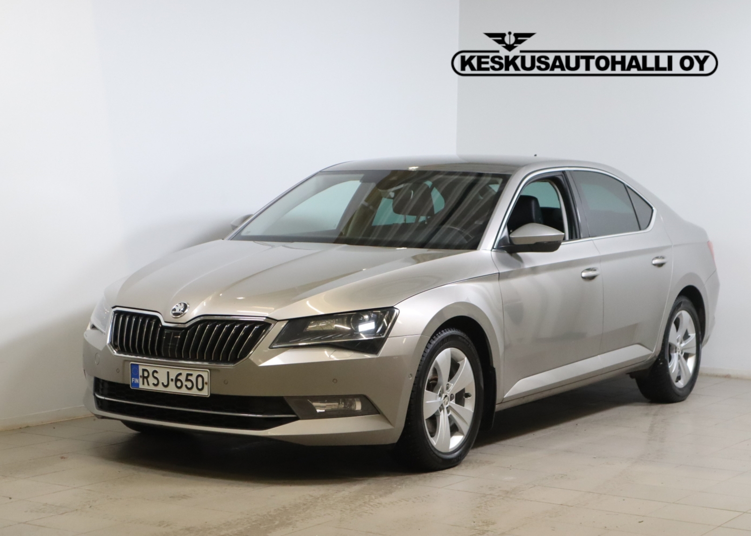 SKODA Superb 2016