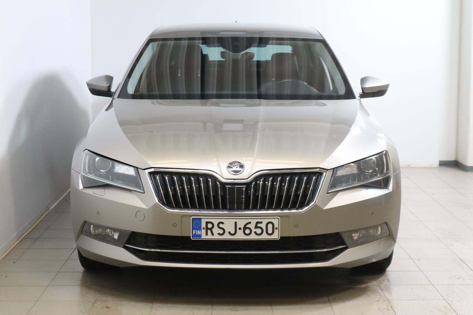 SKODA Superb 2016