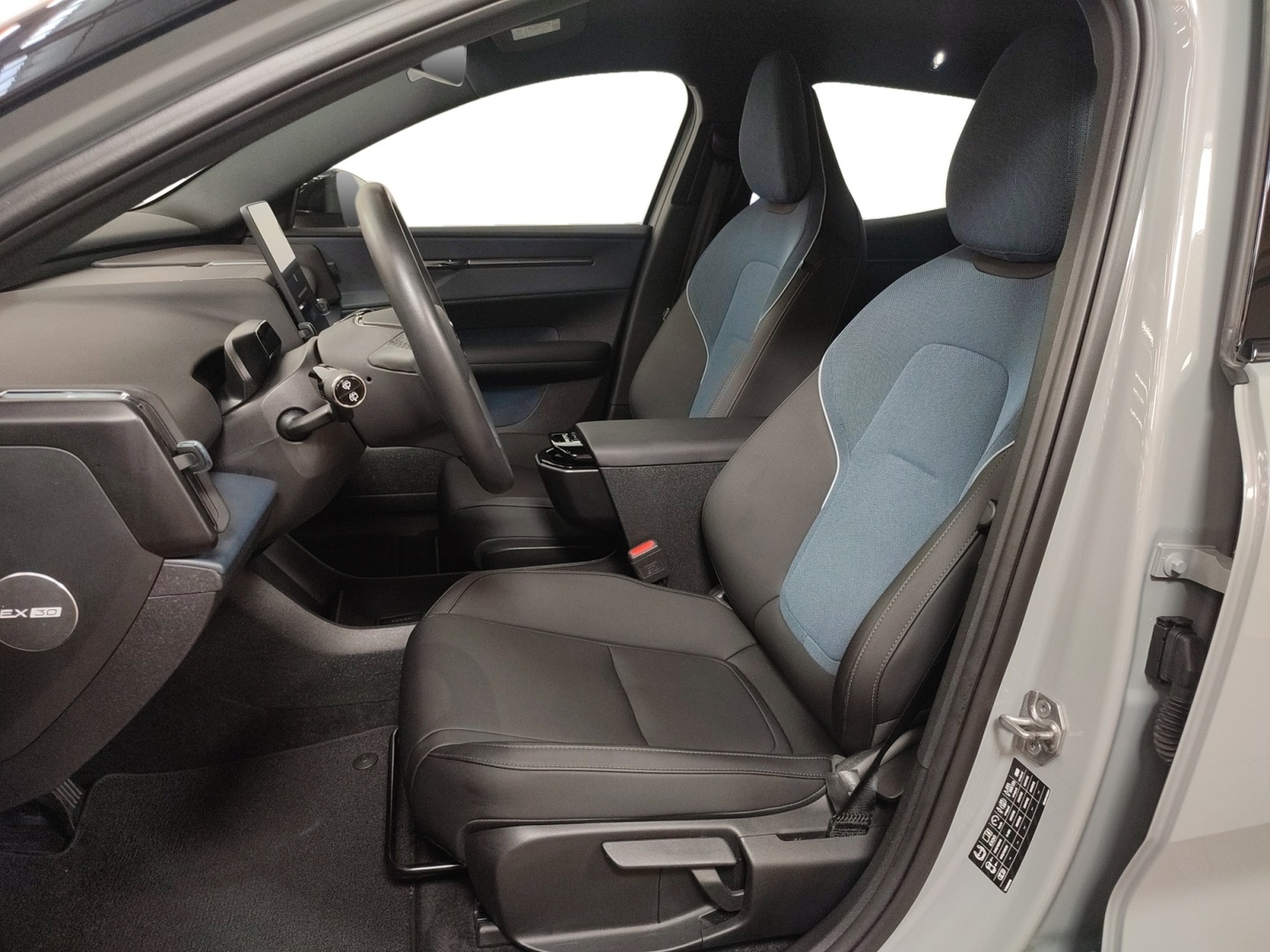 VOLVO EX30 2024