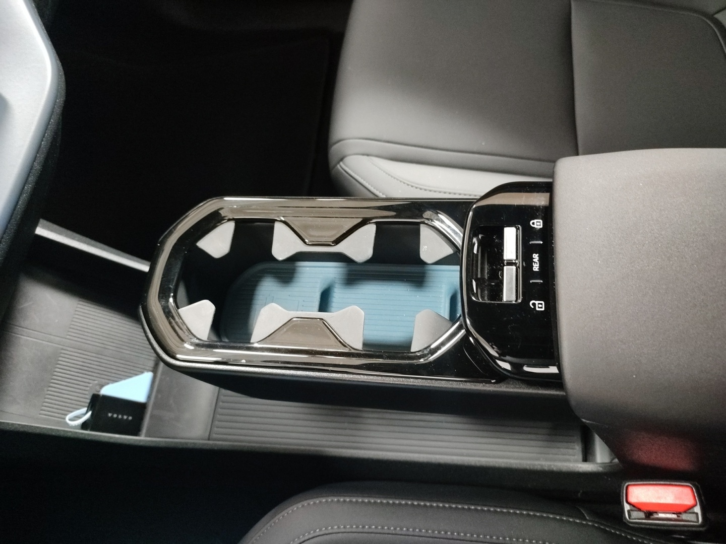 VOLVO EX30 2024