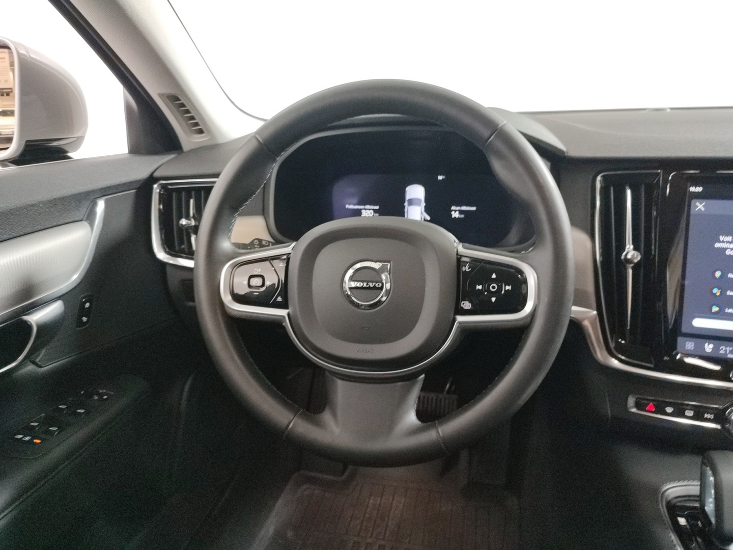VOLVO V90 2023