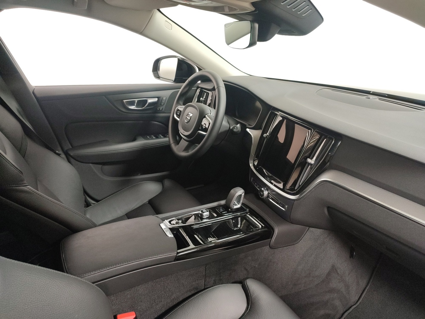 VOLVO V60 2025
