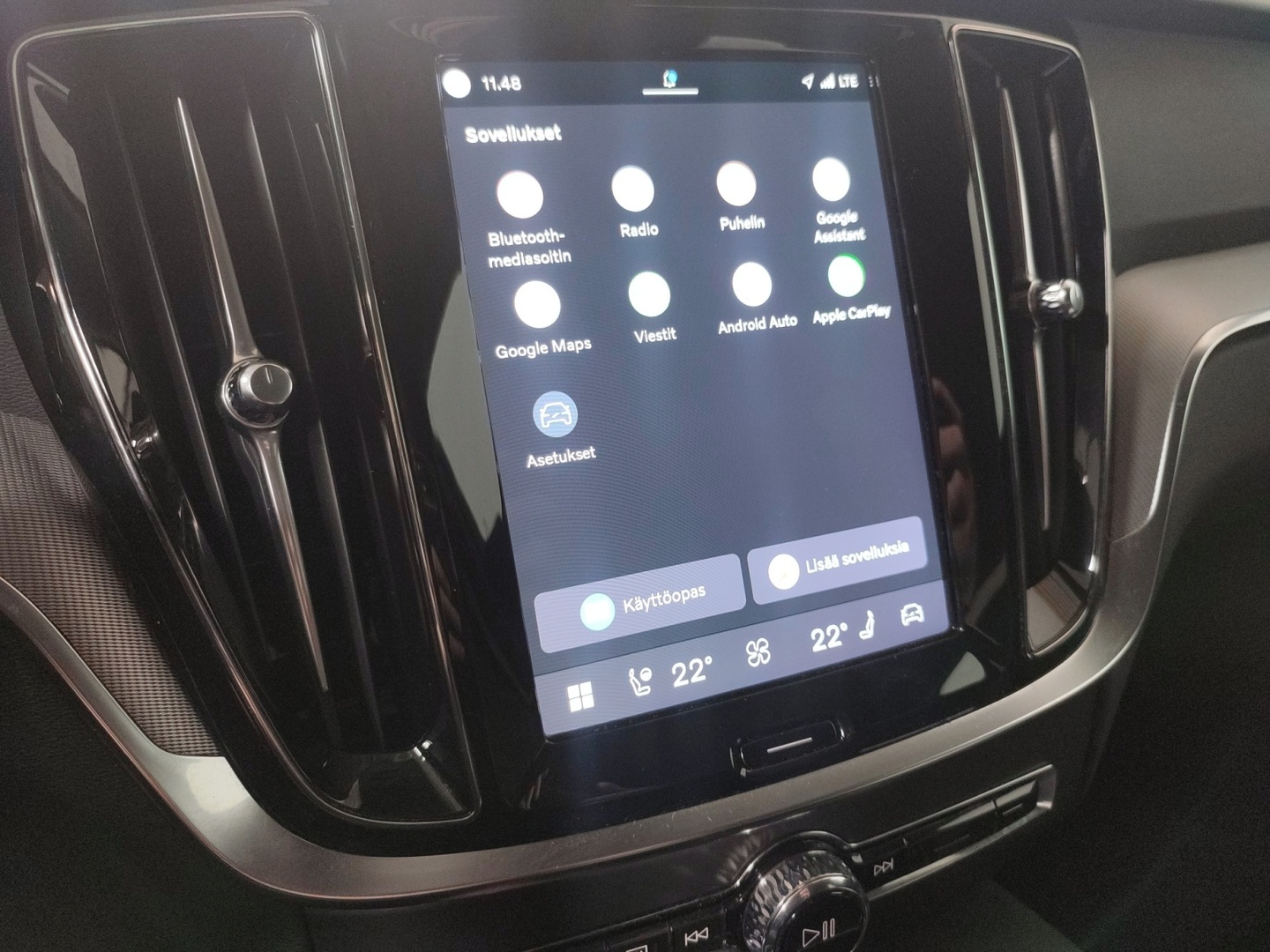 VOLVO V60 2025