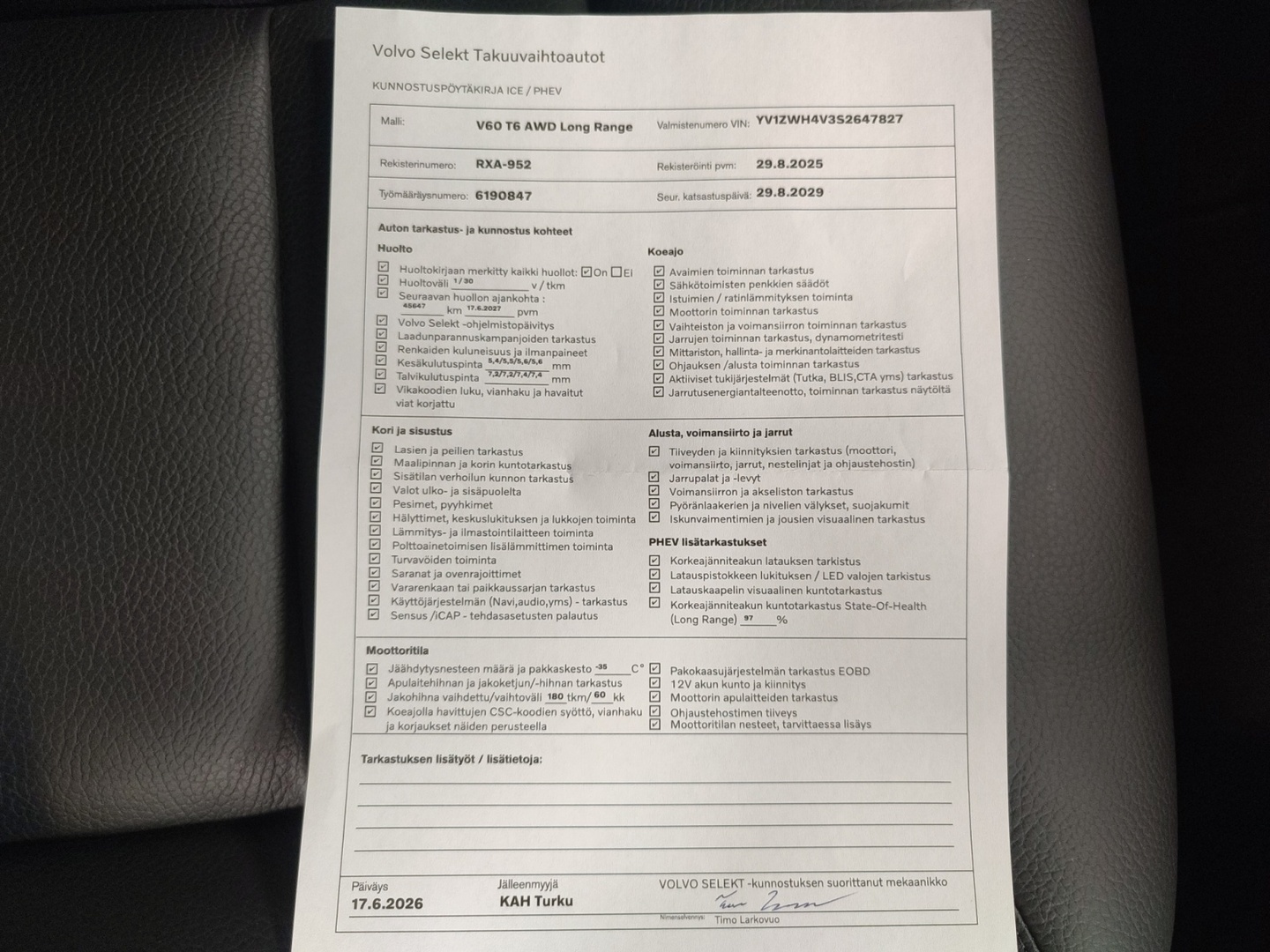 VOLVO V60 2025